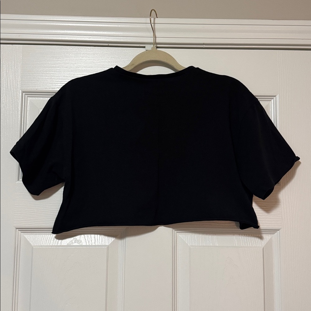 Alphalete Black Cropped Tee - Picture 3 of 3